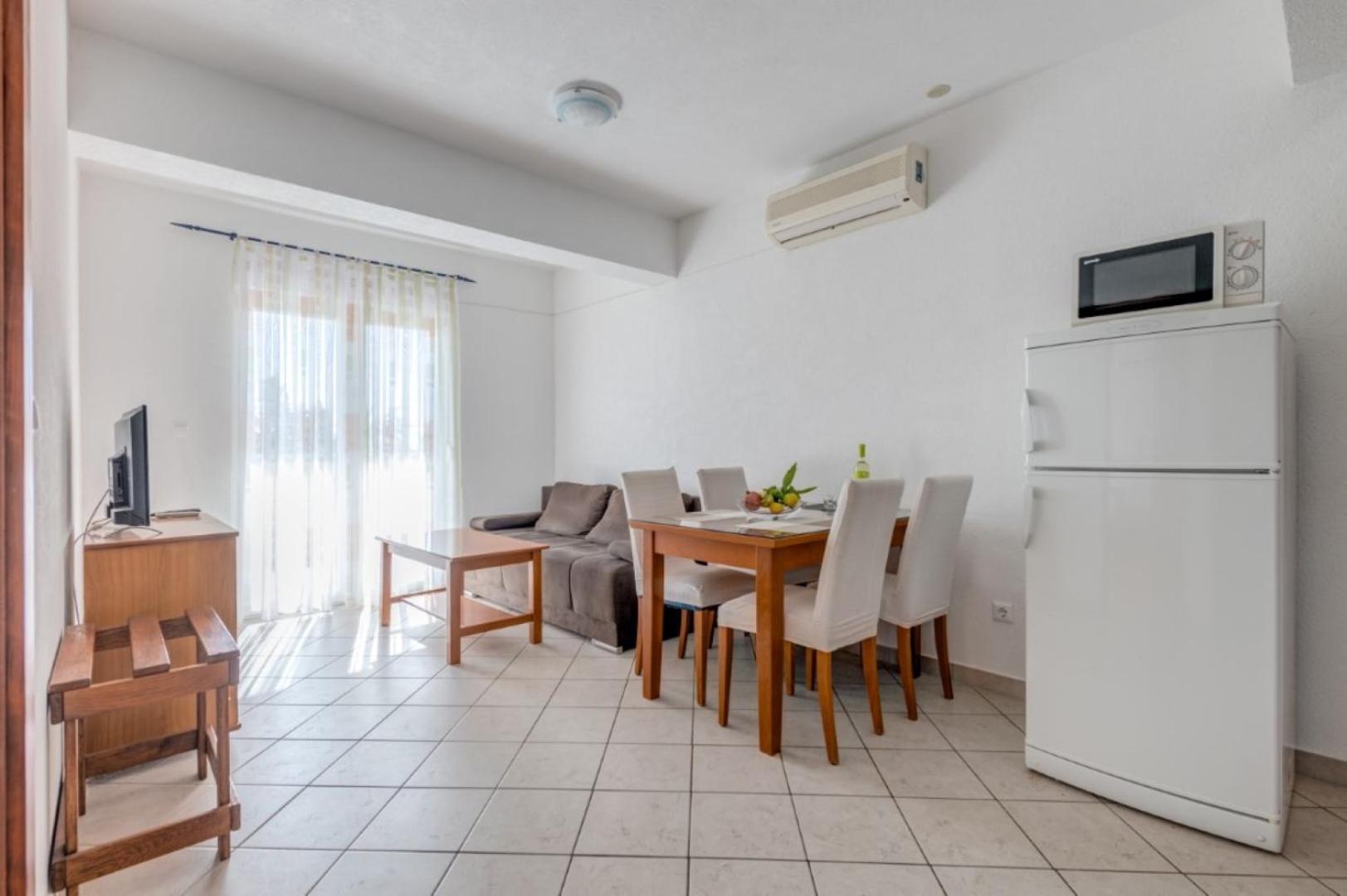 Ruza&Nikolina "1" Apartmani - Baska Voda Exterior photo