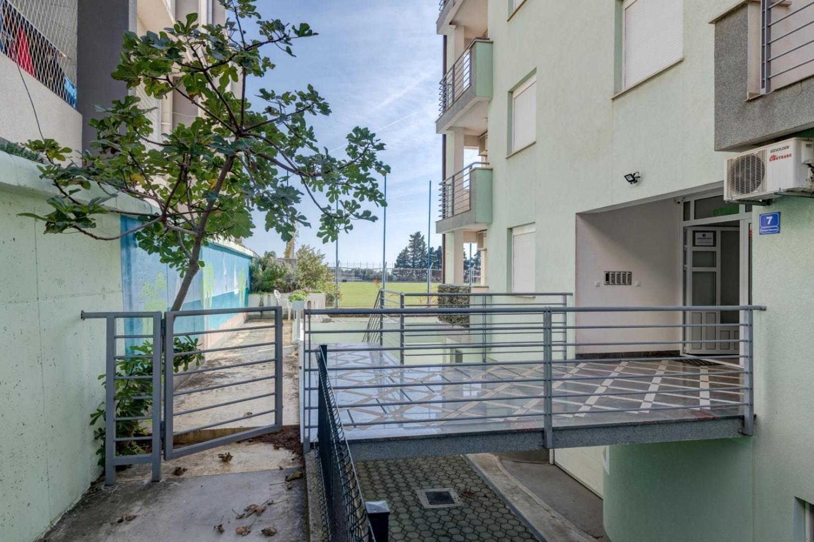 Ruza&Nikolina "1" Apartmani - Baska Voda Exterior photo