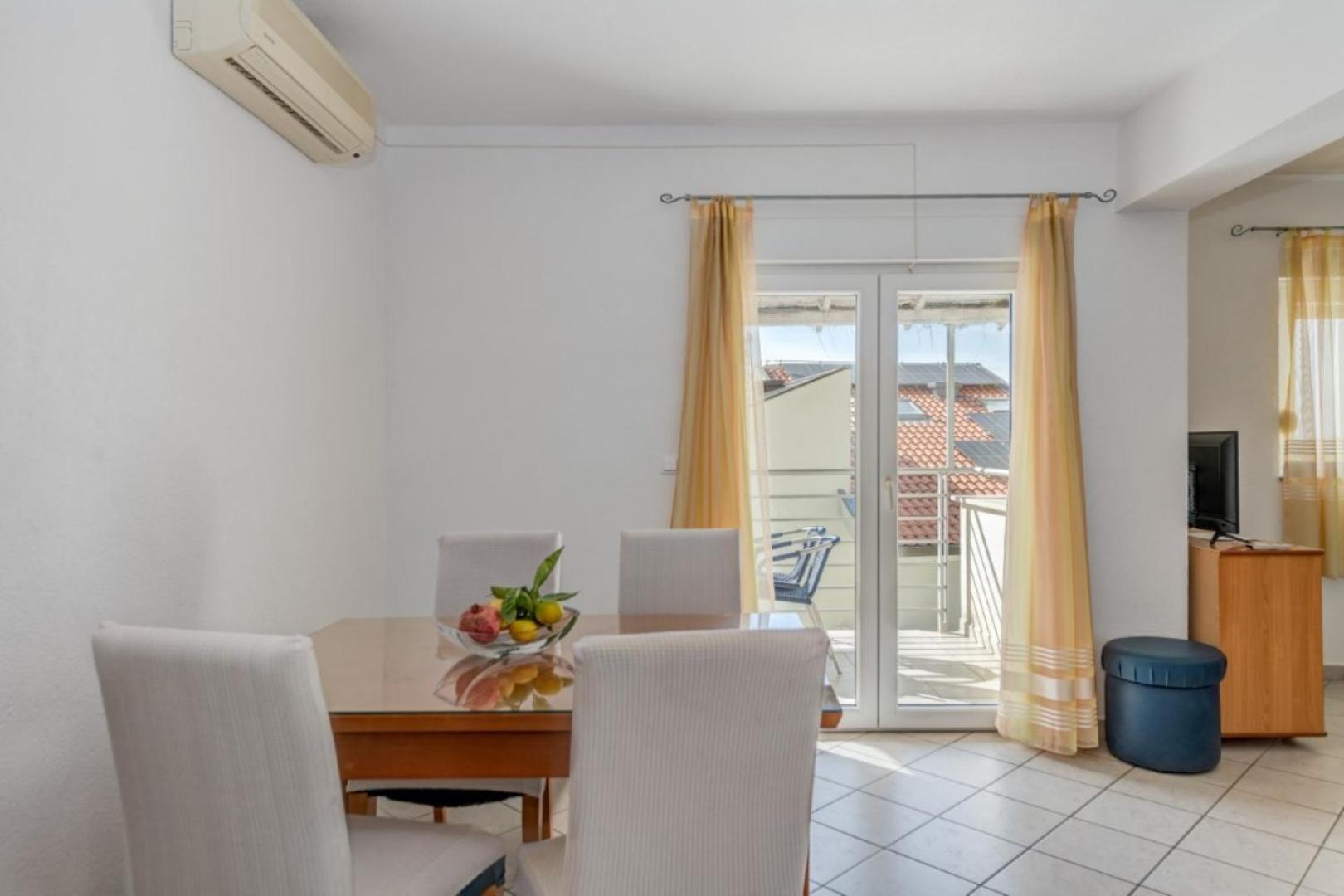 Ruza&Nikolina "1" Apartmani - Baska Voda Exterior photo