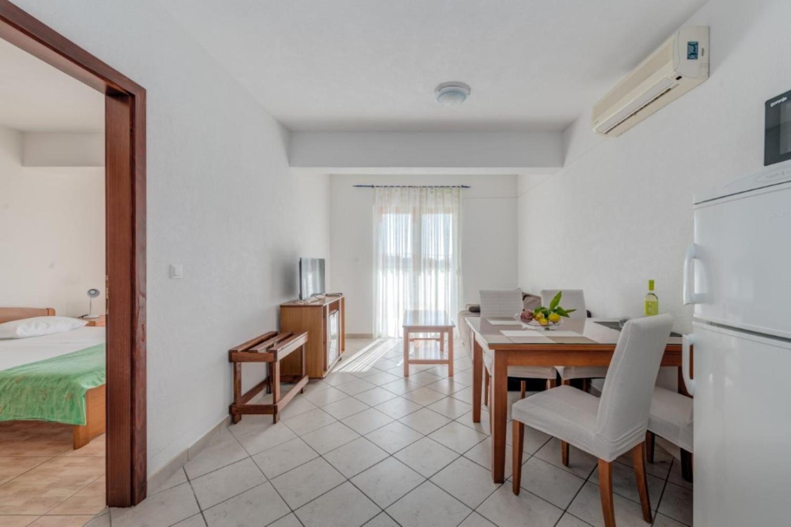 Ruza&Nikolina "1" Apartmani - Baska Voda Exterior photo