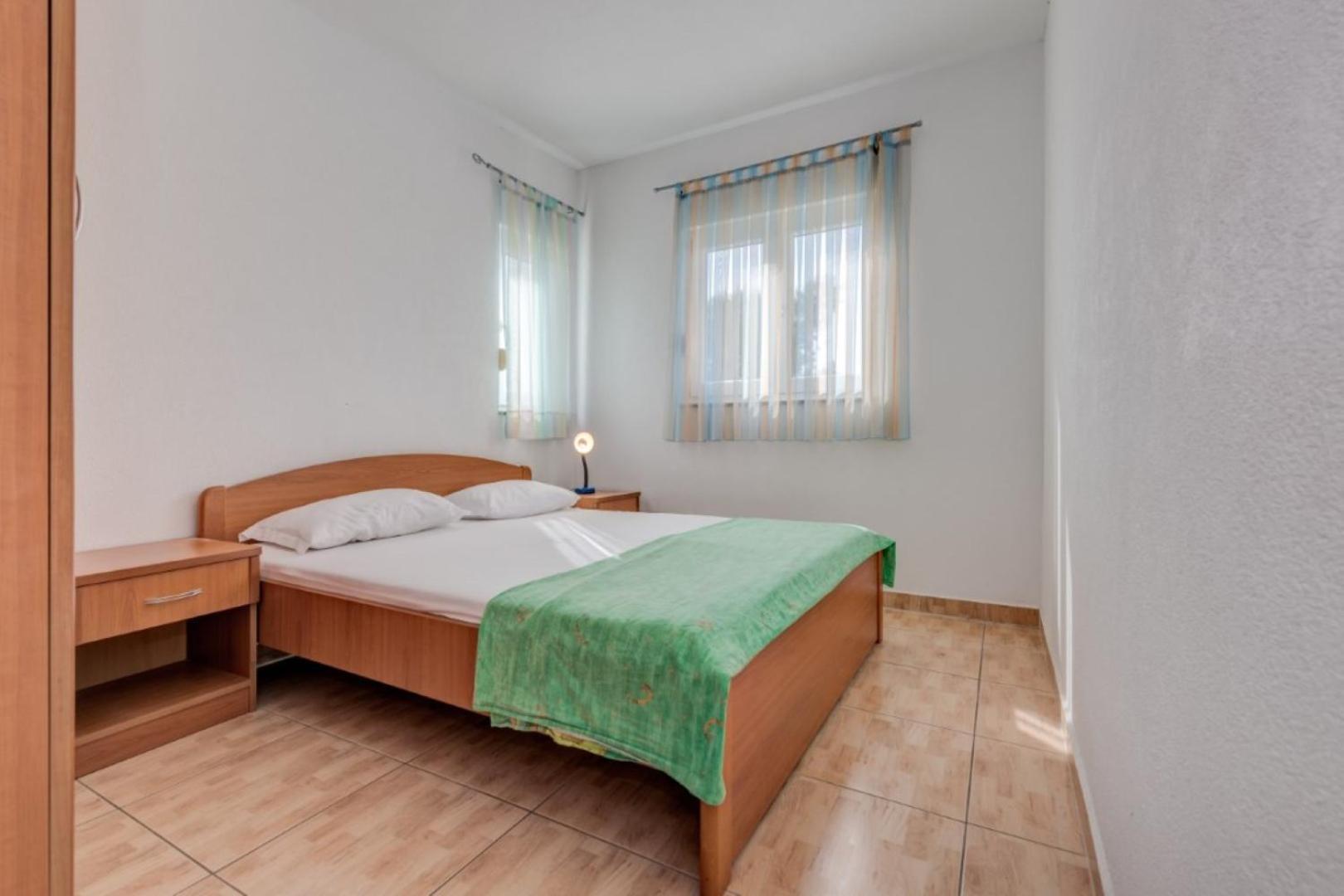 Ruza&Nikolina "1" Apartmani - Baska Voda Exterior photo